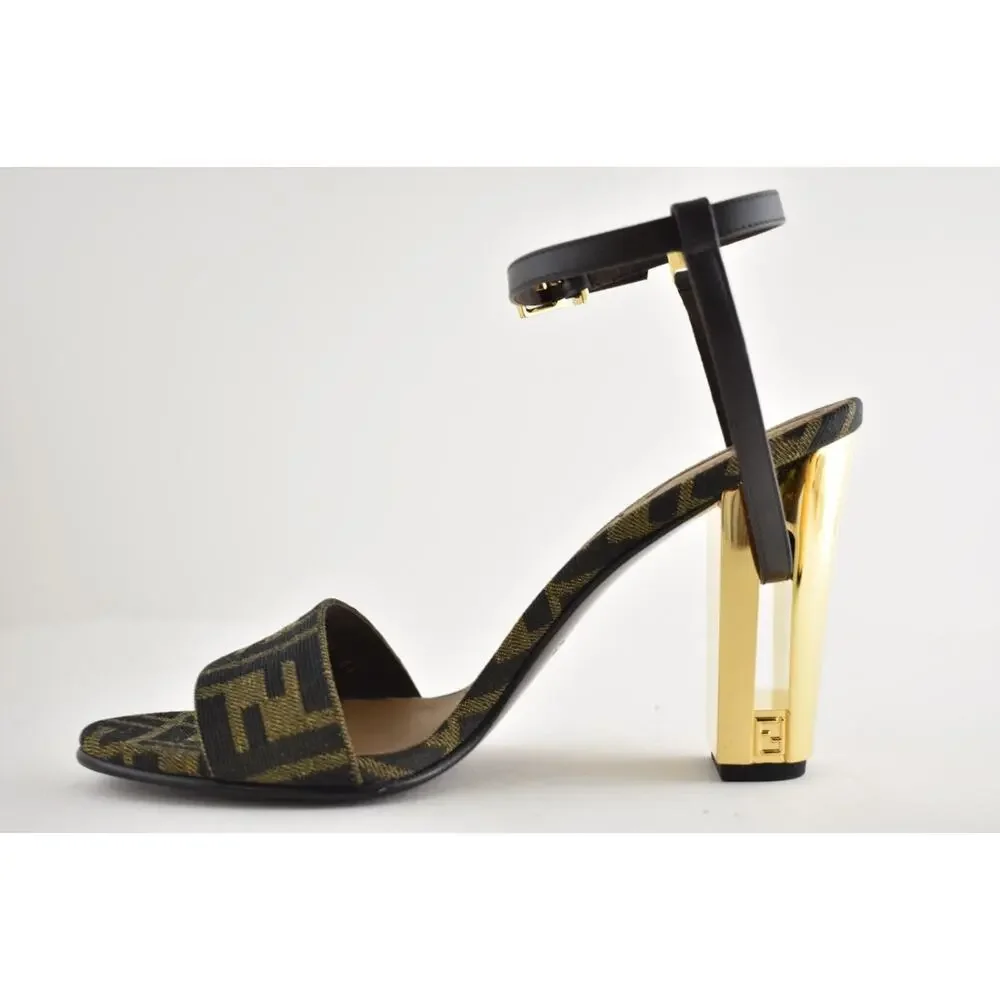 Fendi delfina sandal